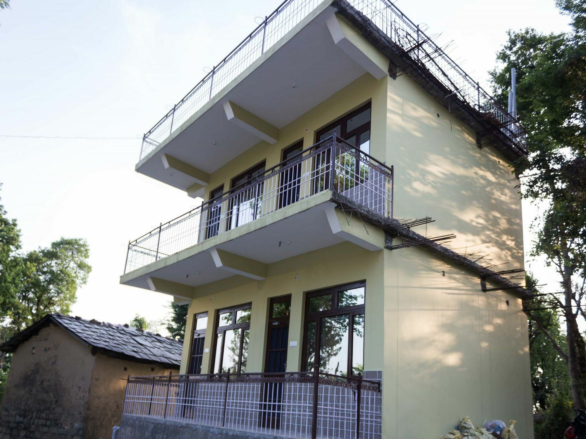 Oyo Home 13409 Cozy Stay Dharamshala Luaran gambar