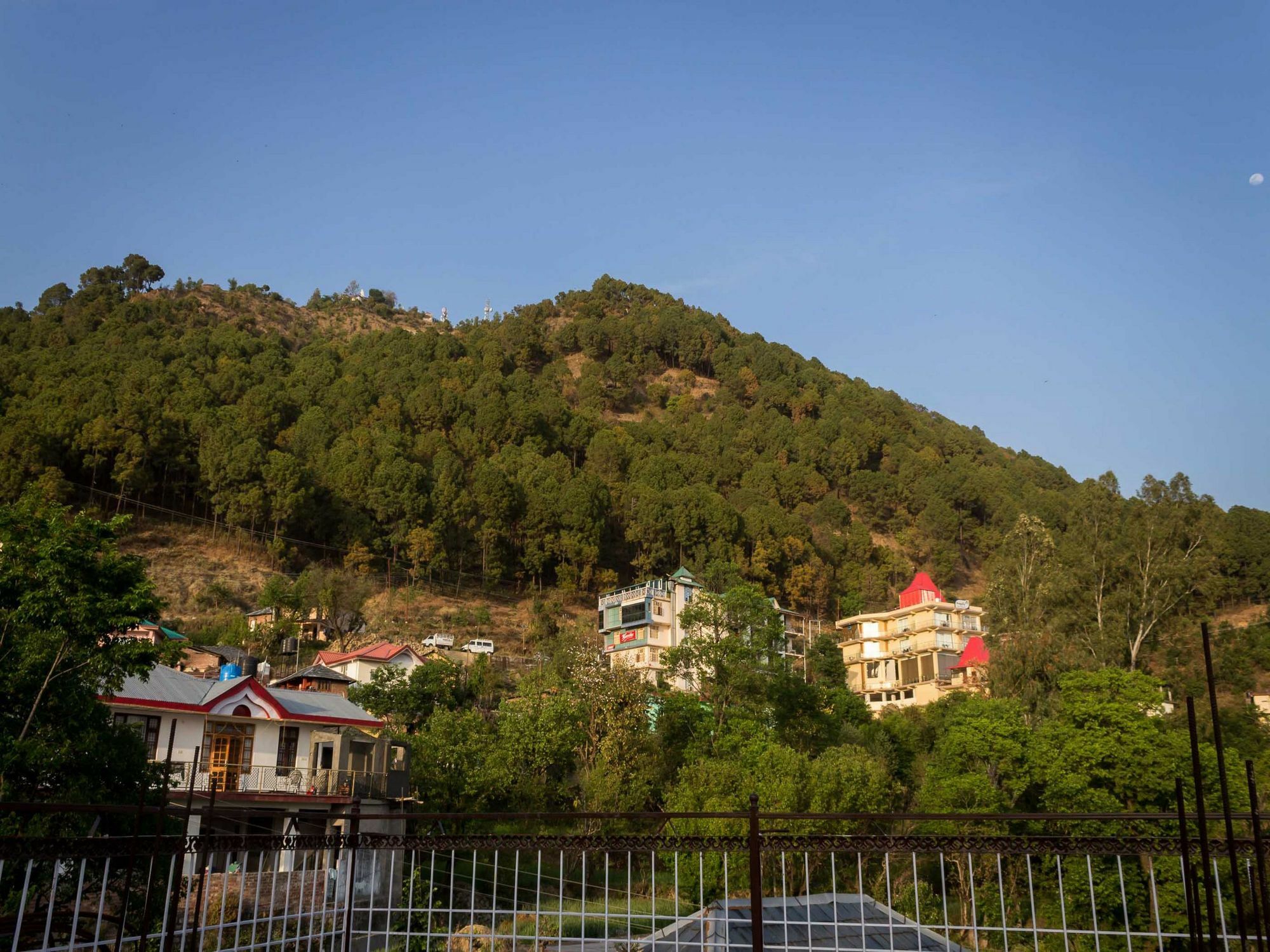 Oyo Home 13409 Cozy Stay Dharamshala Luaran gambar